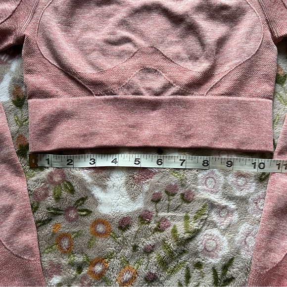 🌸Gymshark Flex Cropped Athletic Top - Picture 5 of 8